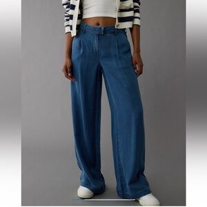 ✨NWT! American Eagle dreamy drape poppy trouser